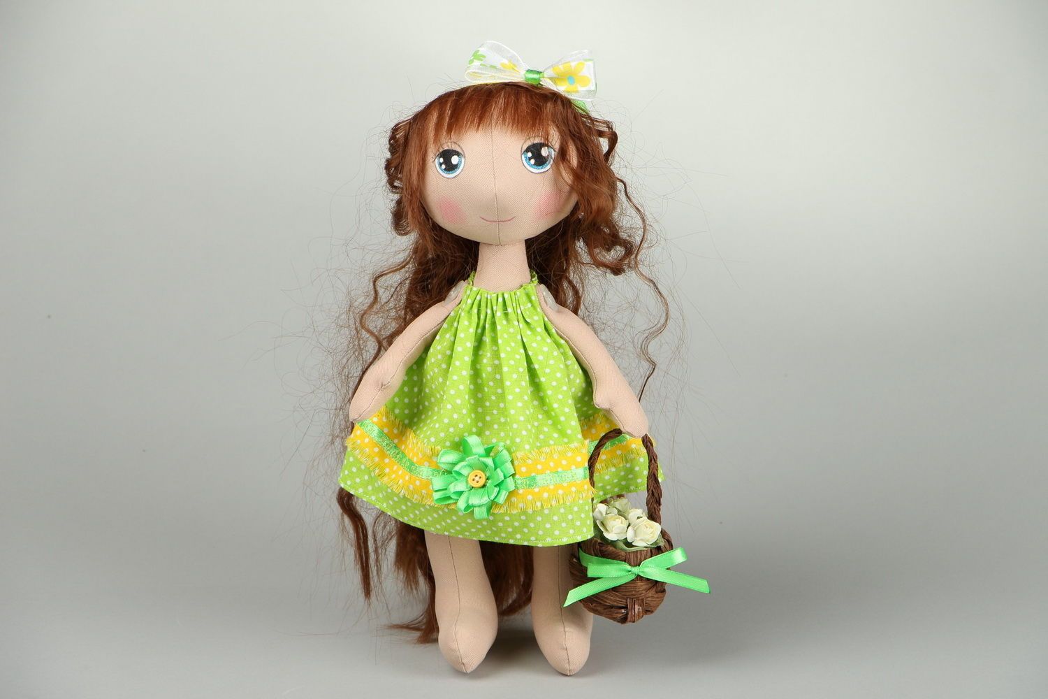 Кукла Девочка с цветами фото 2