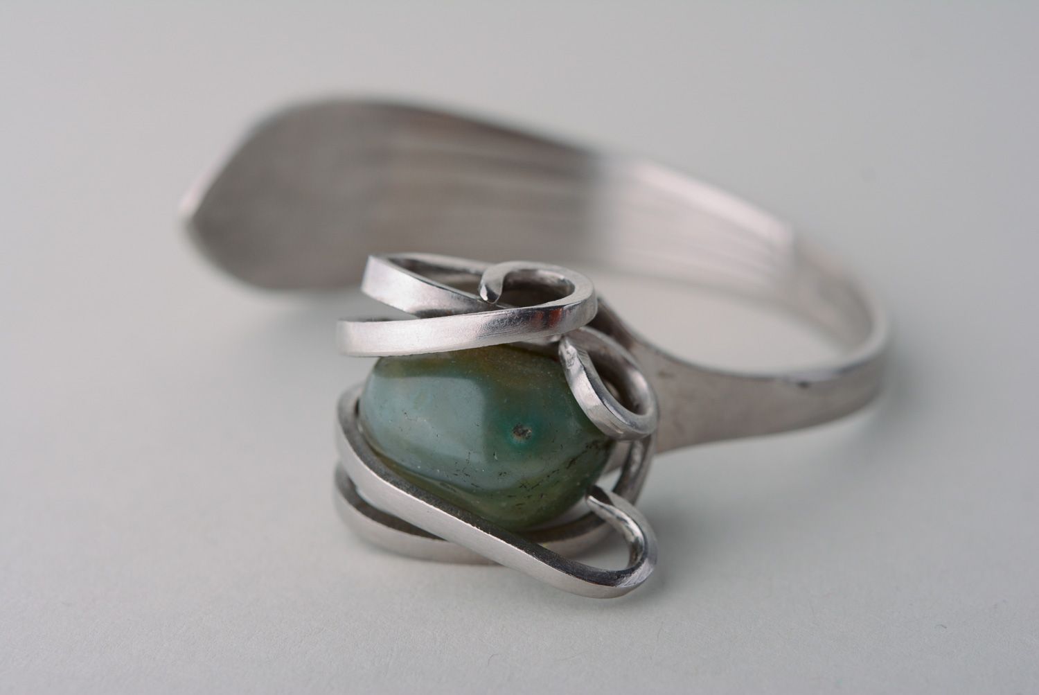 Homemade metal fork bracelet with green stone photo 2