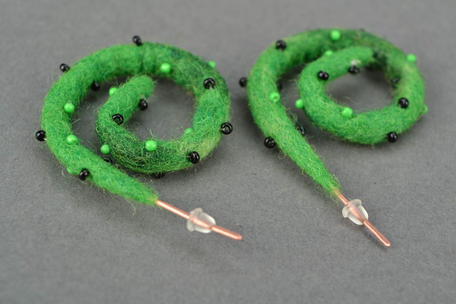 Wool felt earrings on copper basis made using wire wrap technique Green Hoops photo 4
