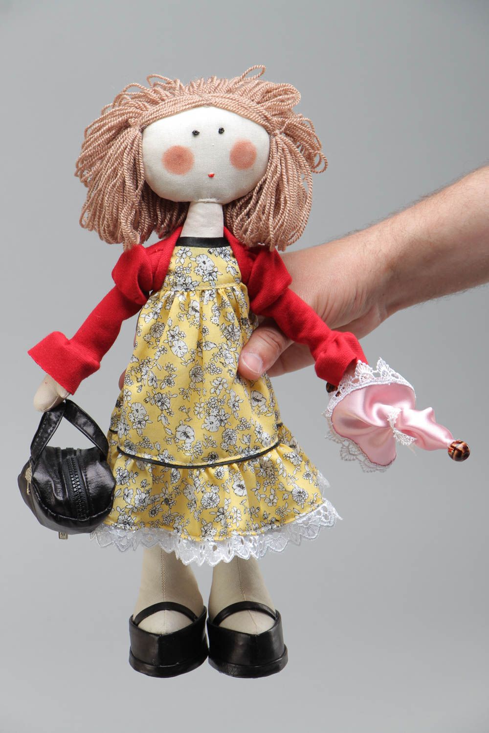 Schöne künstlerische Puppe aus Textil mit Tasche unn Regenschirm handgefertigt foto 5