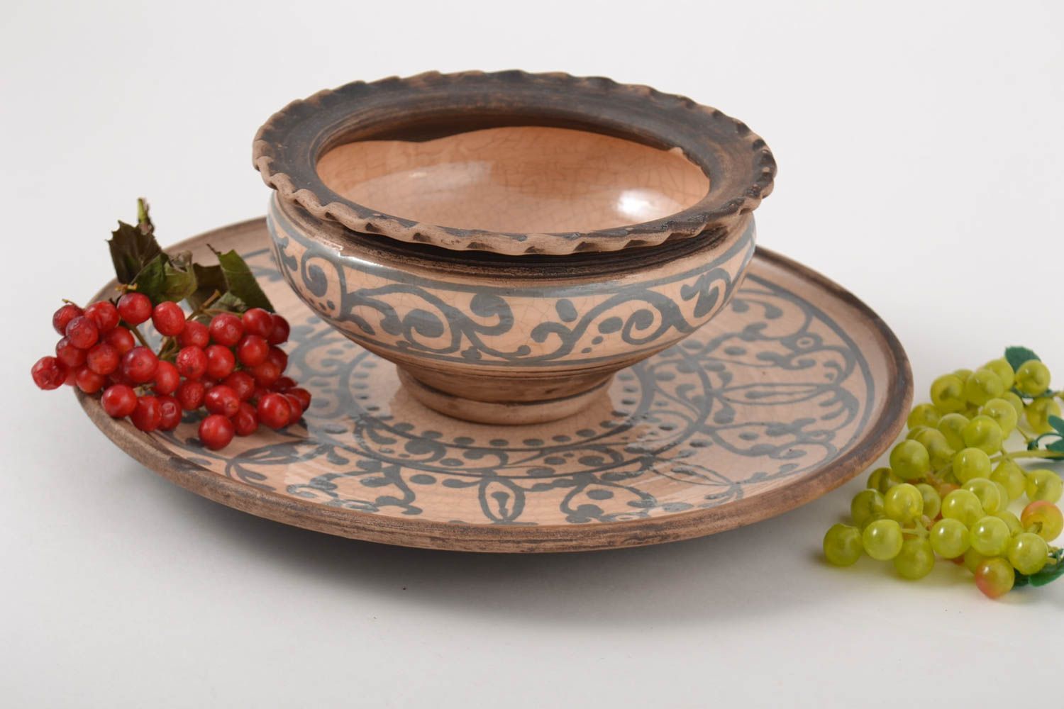 Керамическая тарелка ручной работы и миска глиняная посуда расписная тарелка фото 1