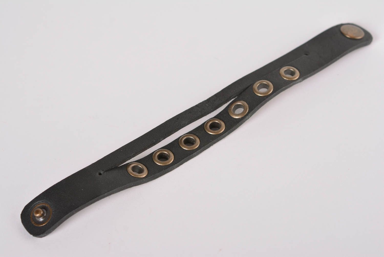 Черное украшение из кожи ручной работы кожаный браслет необычный подарок фото 4