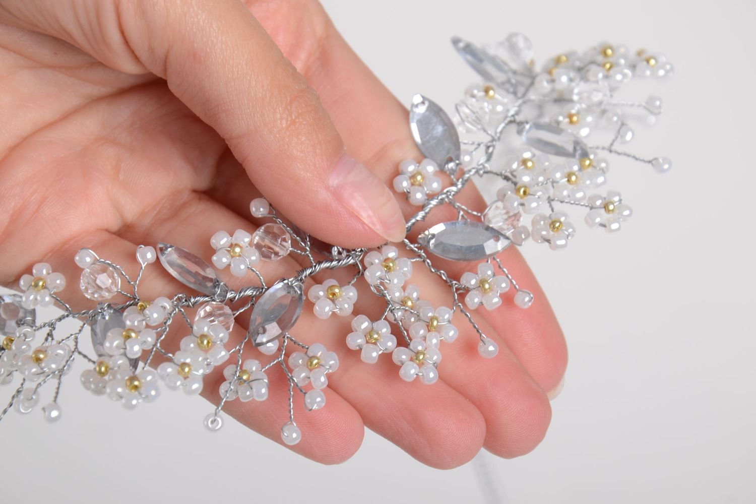 Collier floral Bijou fait main blanc perles de rocaille métal Cadeau femme photo 3