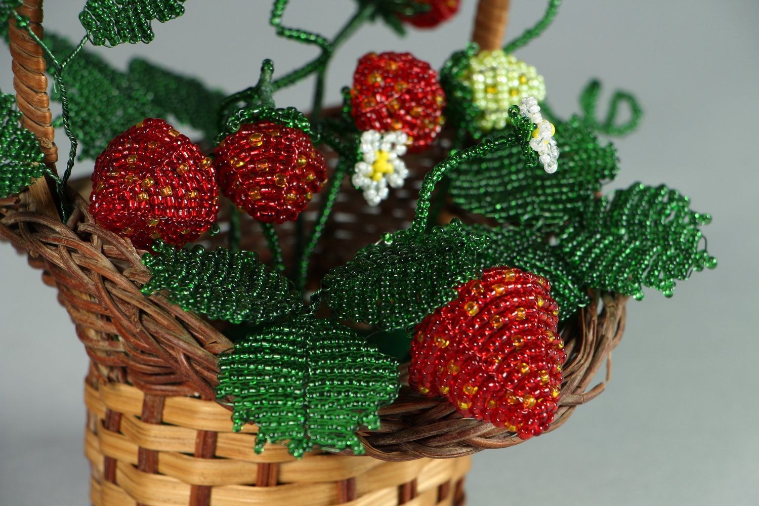 Basket with berries made from beads photo 3