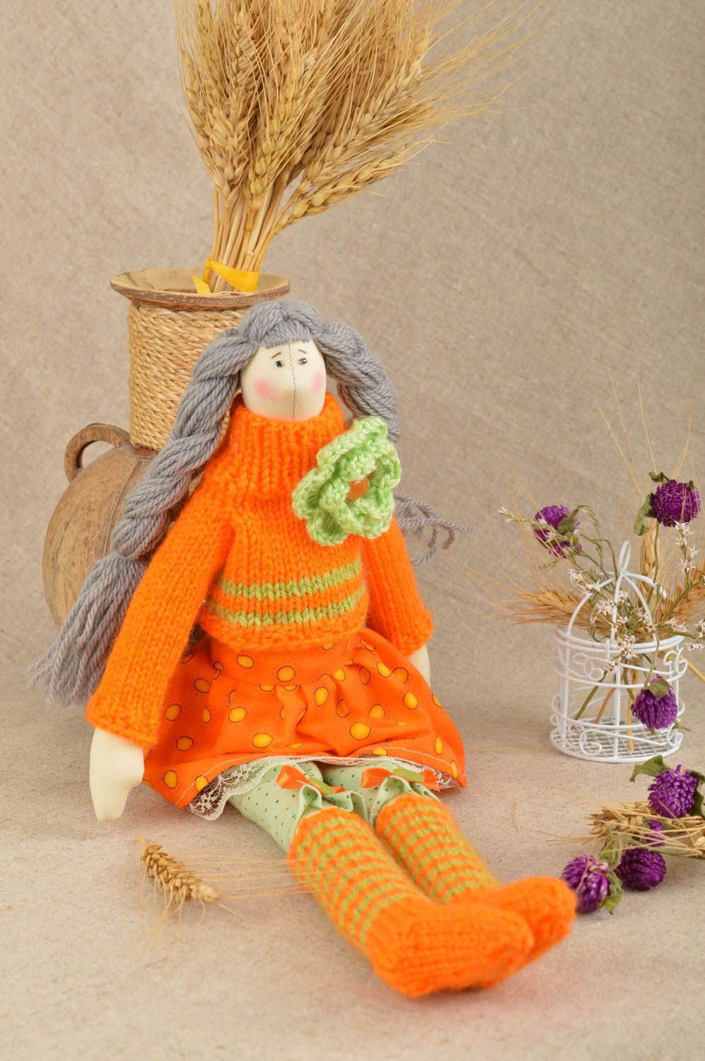Grande poupée Jouet en tissu de coton fait main Fille en orange Cadeau enfant photo 1