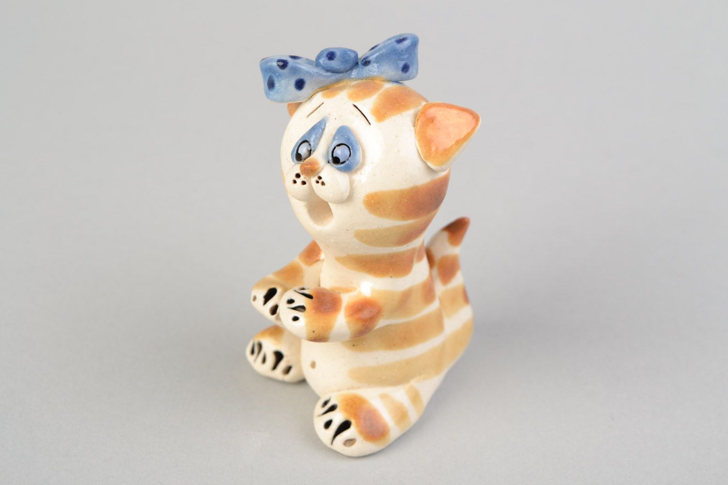 Handmade decorative miniature glazed ceramic figurine of kitten with blue bow photo 5