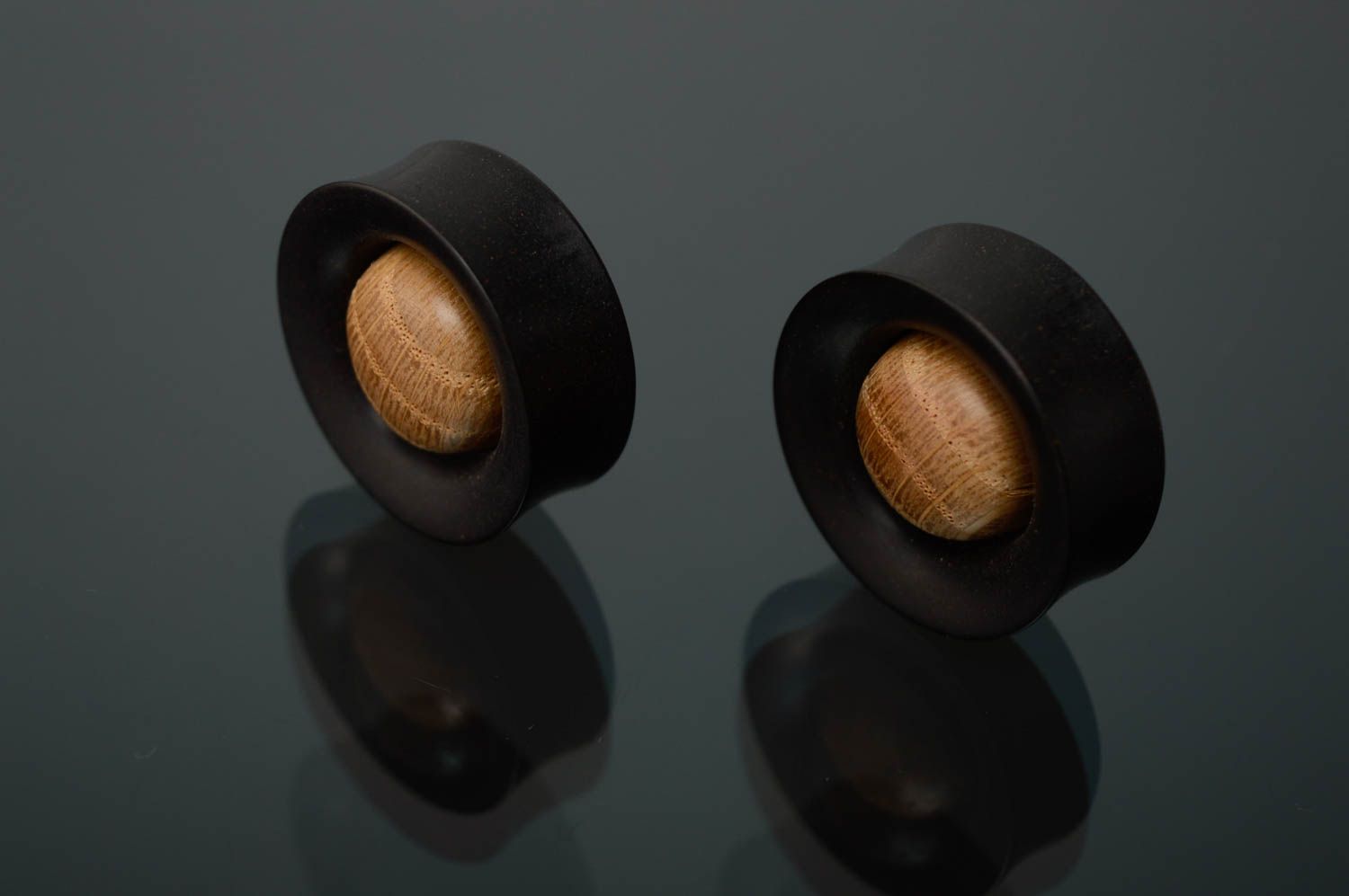 Wood and hard rubber plugs photo 4