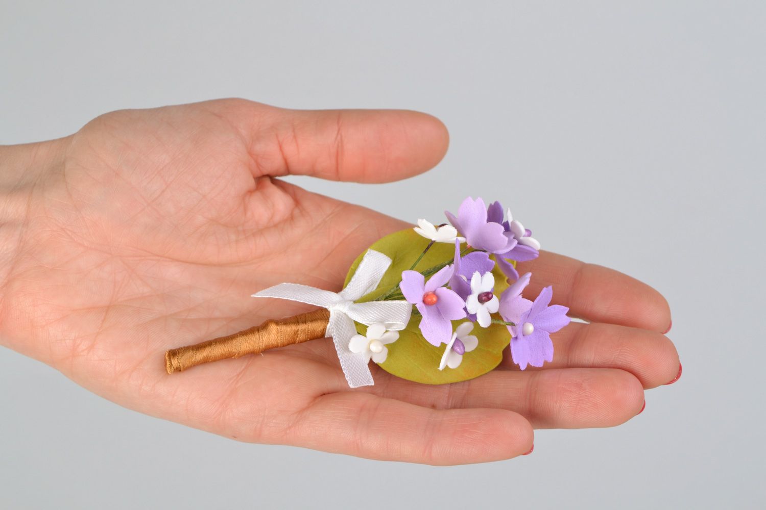 Ramillete floral hecho a mano de goma EVA foto 2