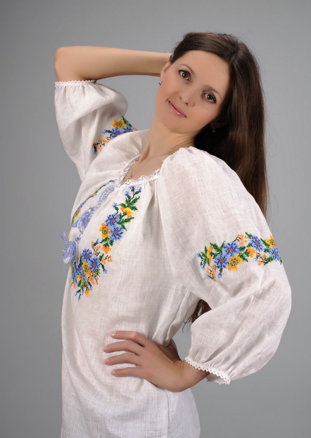 Women's linen tunic with embroidery photo 5