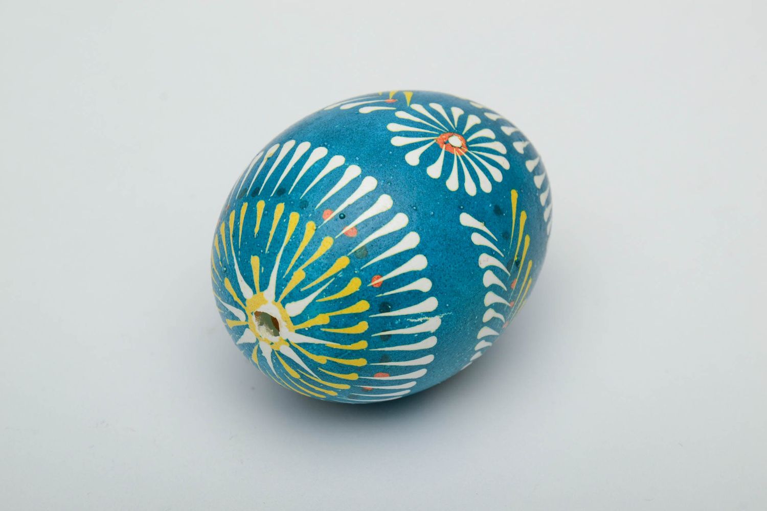 Painted egg in Lemkiv style of blue color photo 3