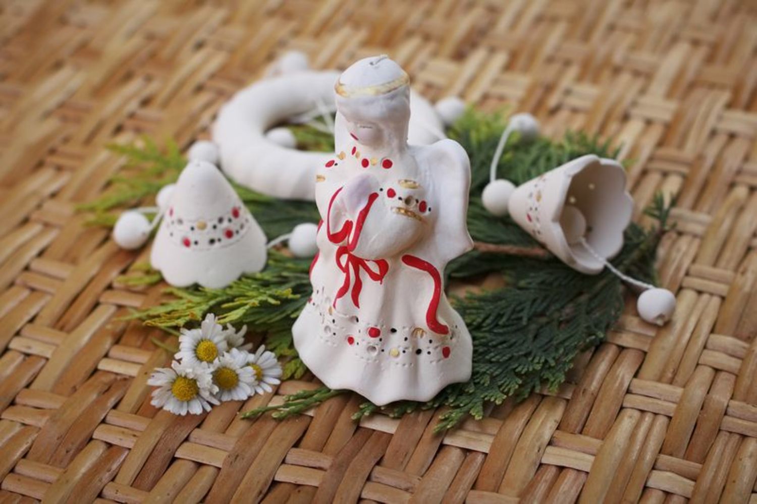 Campanelli d'autore in ceramica fatti a mano campanelle tenere bianche
 foto 5