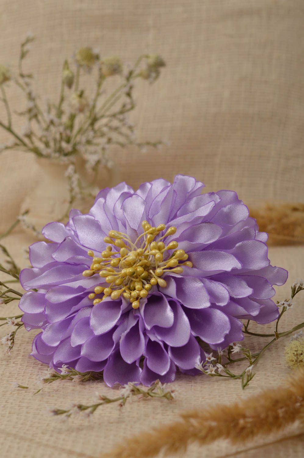 Broche Barrette fleur faite main grande en satin Cadeau pour femme Dahlia mauve photo 1