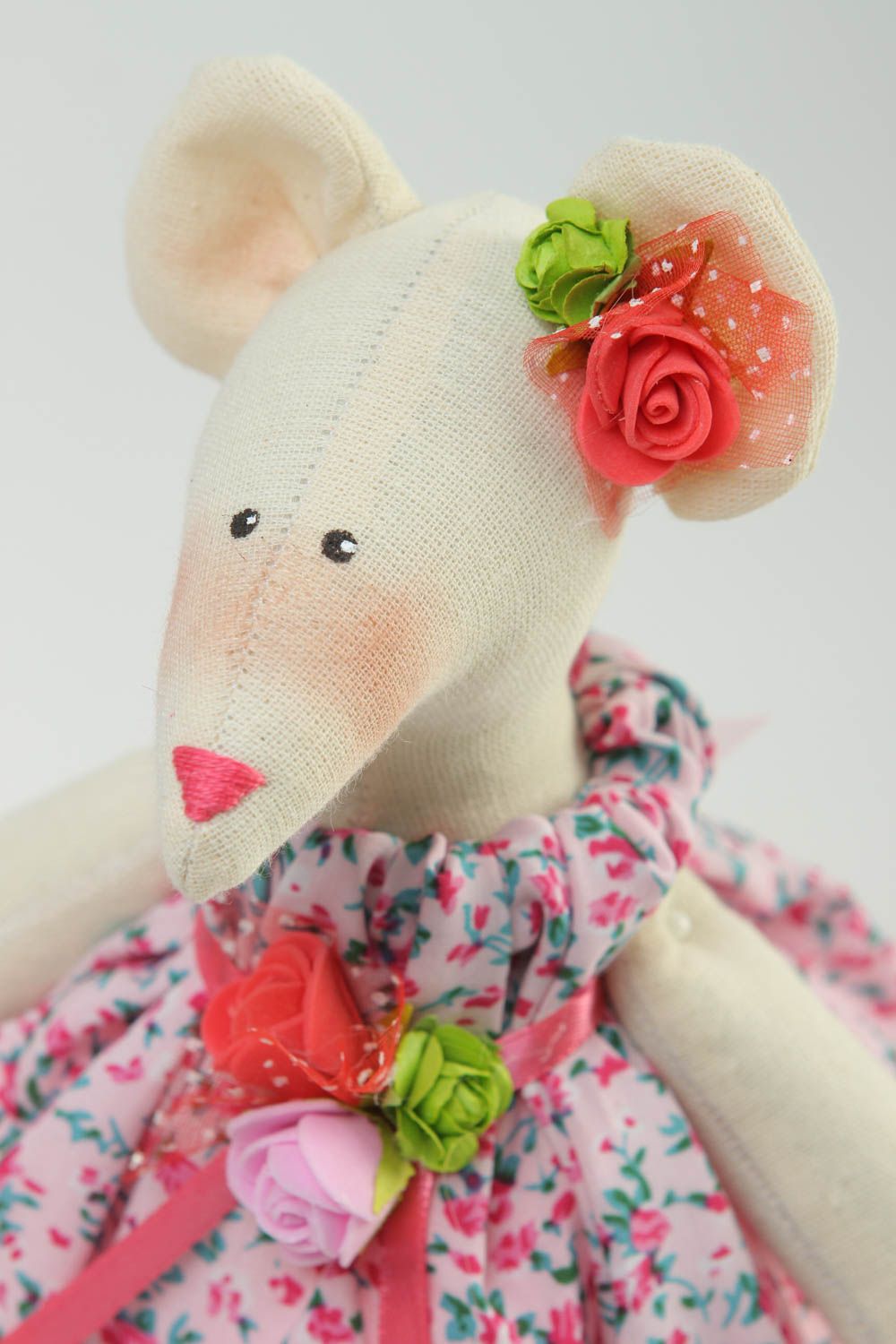 Peluche souris en robe à fleurs Jouet fait main textile Cadeau original photo 3