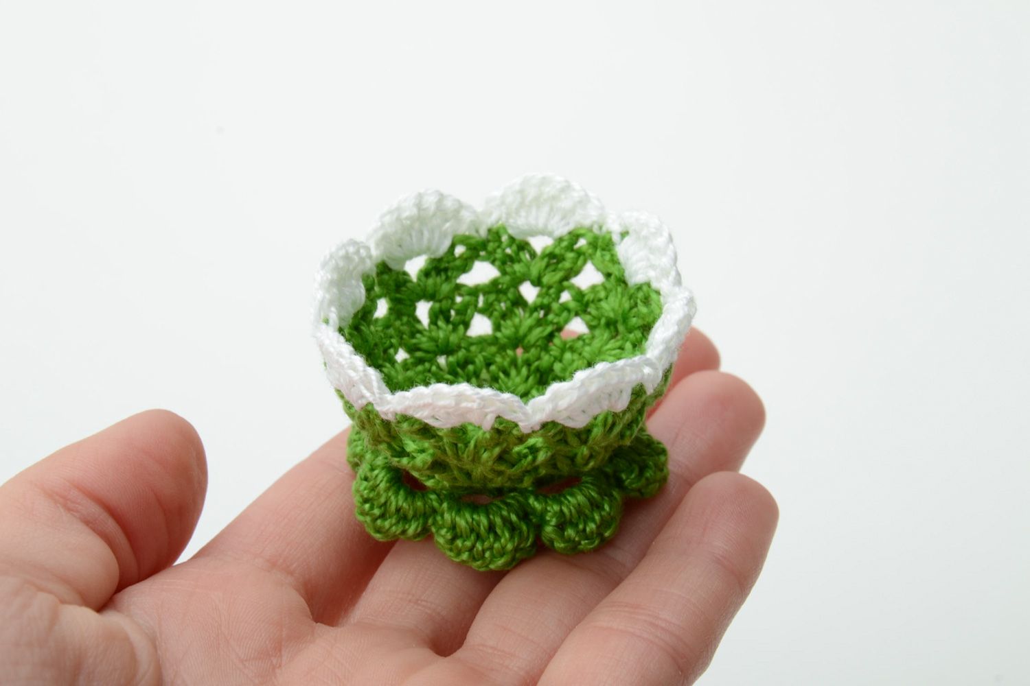 Handmade green crochet Easter egg holder photo 5
