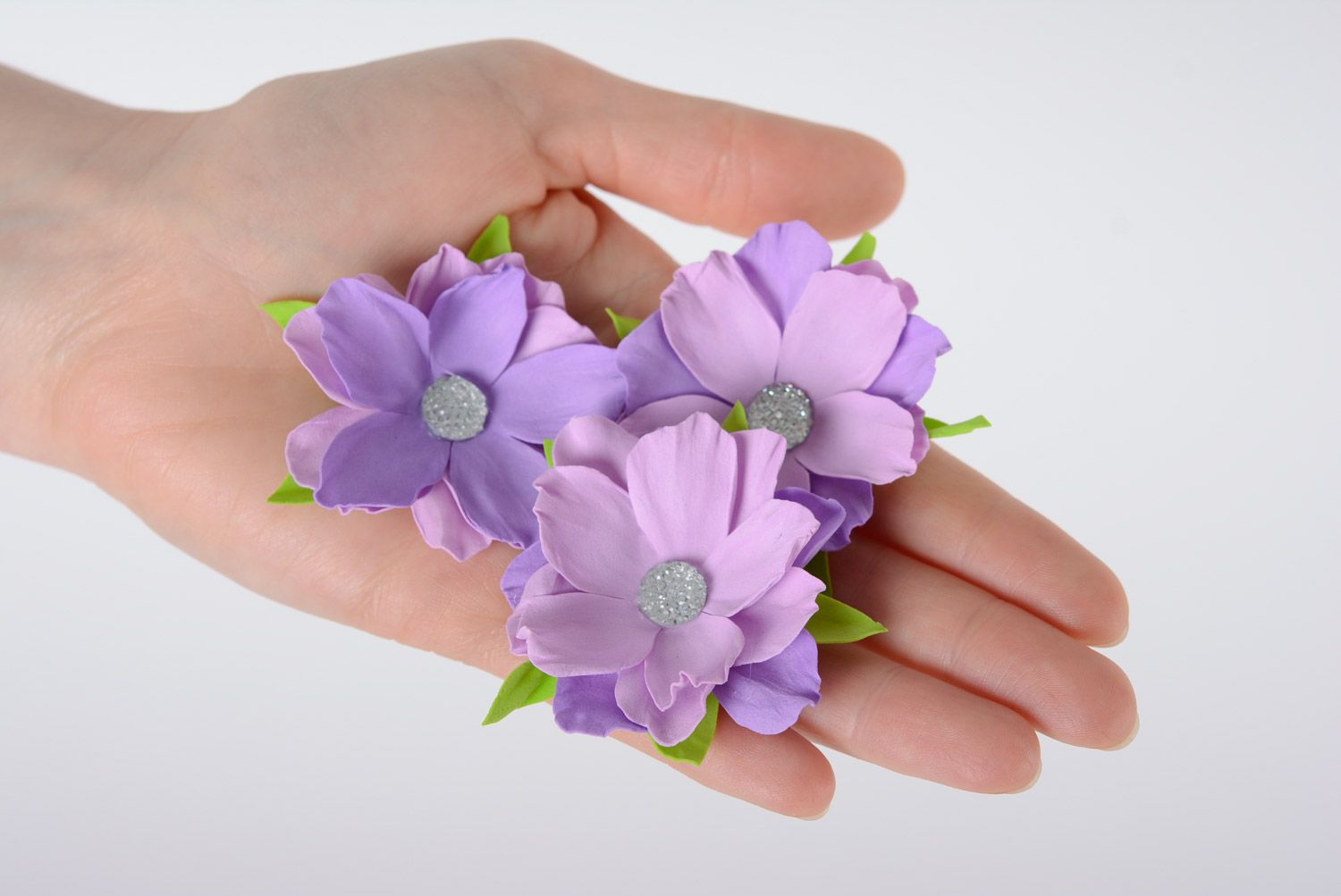 Deko Blumen aus Wildleder für Haarspangen und Broschen mit Strasssteinen handmade foto 2