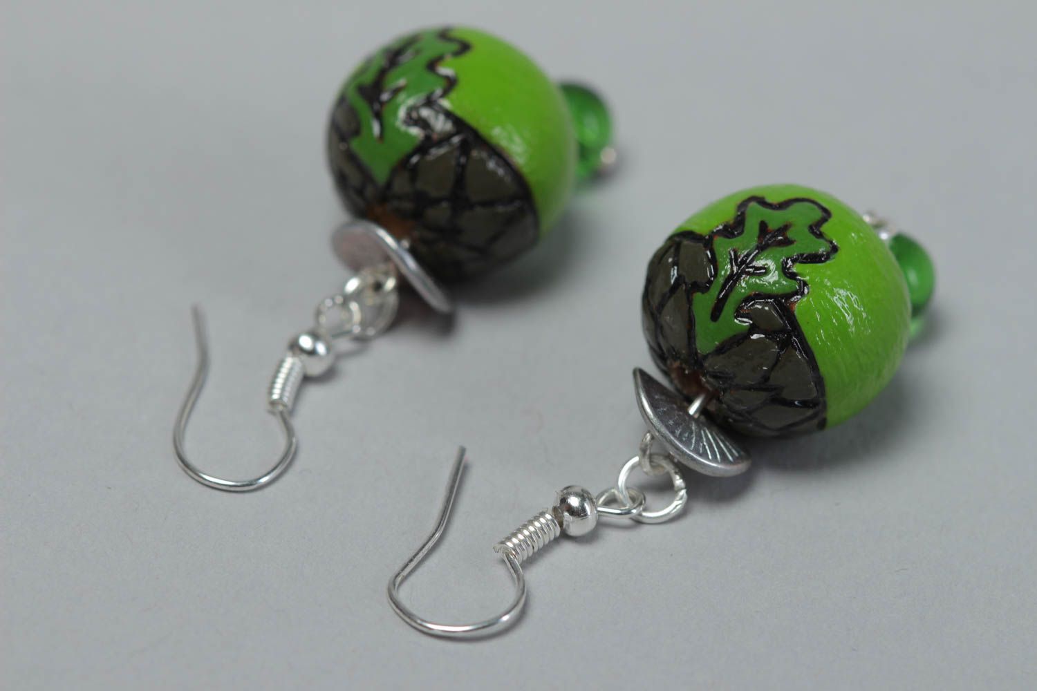 Wooden handmade earrings stylish round jewelry unusual green accessories photo 4