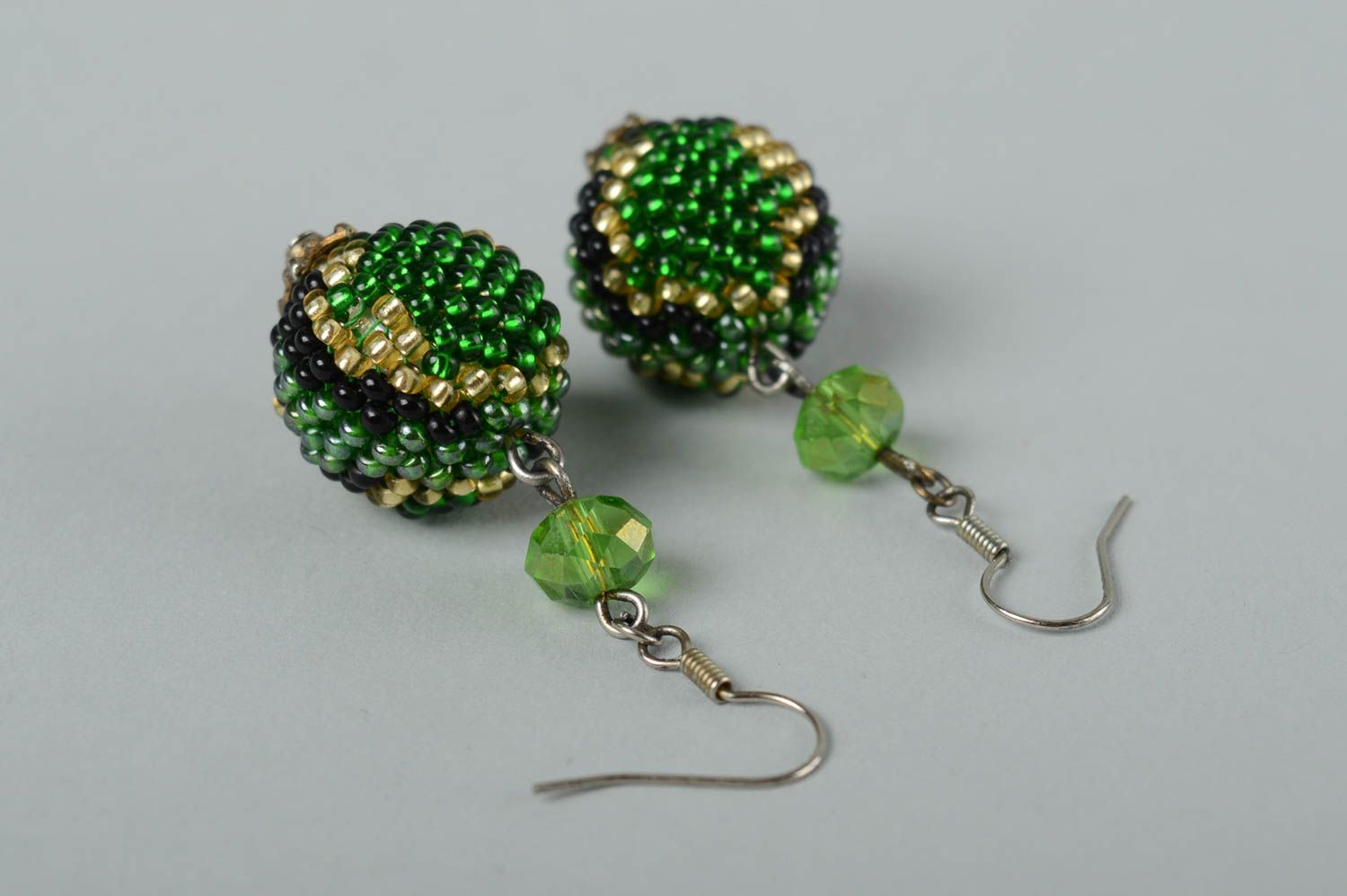 Pendientes artesanales bisutería fina de abalorios verdes accesorio femenino foto 3