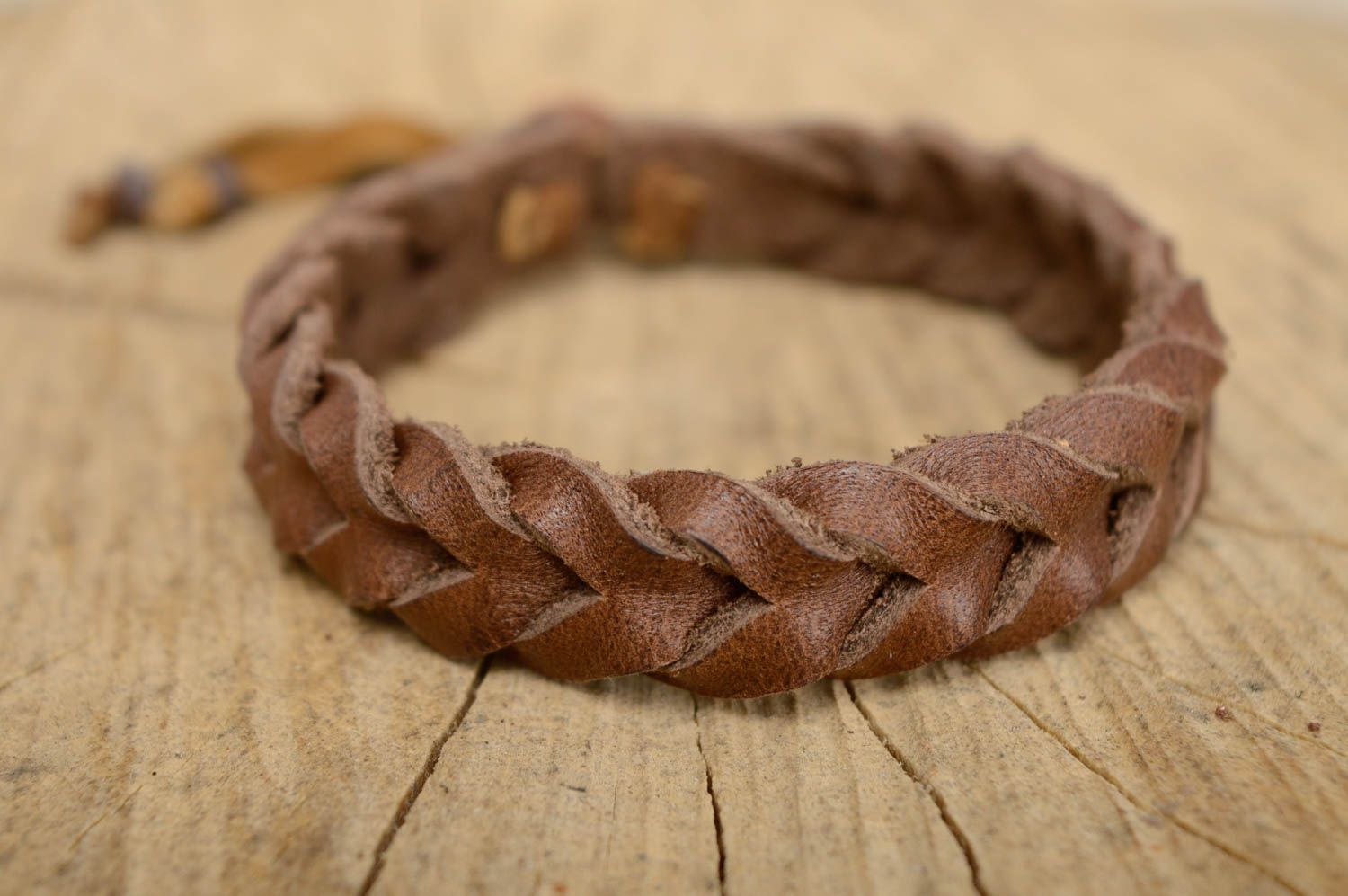 Светло-коричневый браслет из натуральной кожи Косичка фото 1
