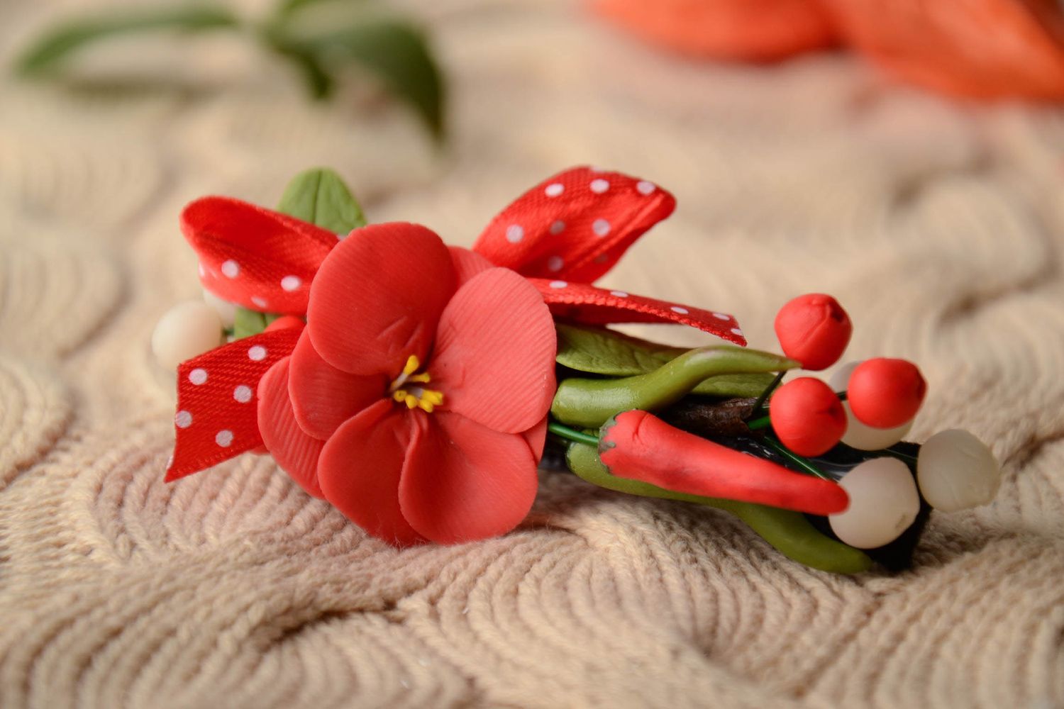 Polymer Haarspange mit Blumen in Rot foto 1