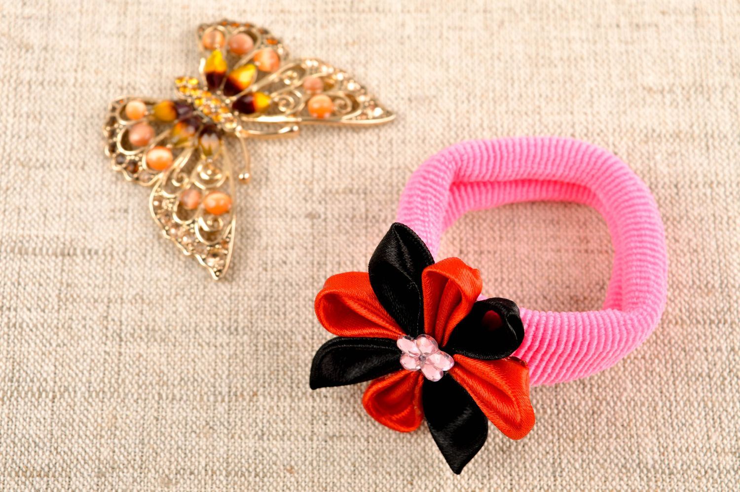 Élastique à cheveux fait main Accessoire coiffure rose avec fleur Petit cadeau photo 1