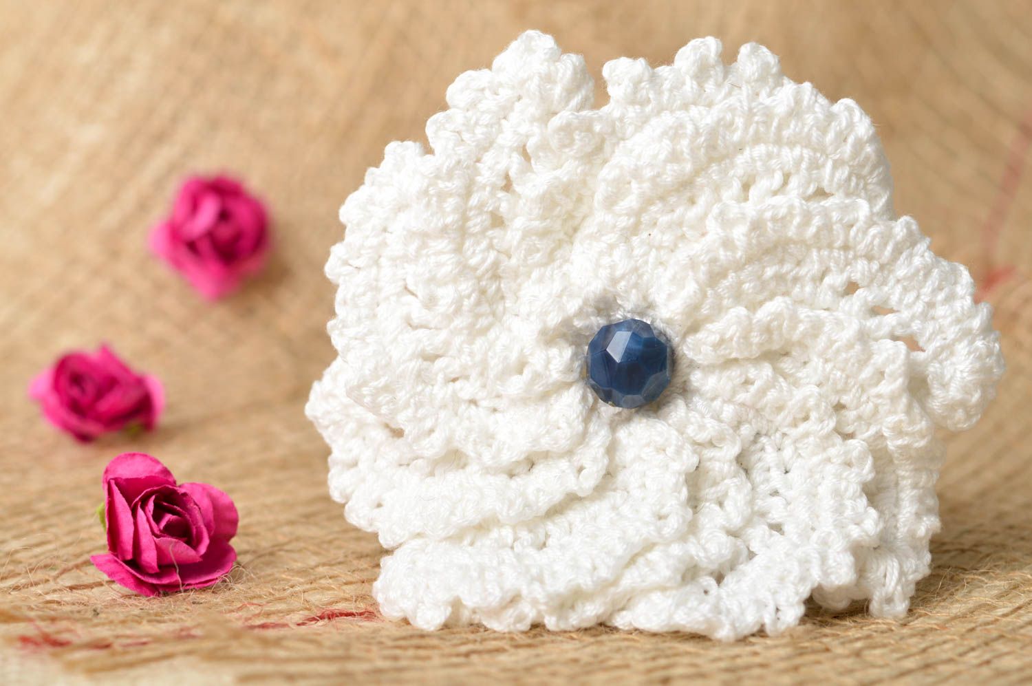 Barrette fleur blanche faite main Pince cheveux au crochet Cadeau fille photo 1