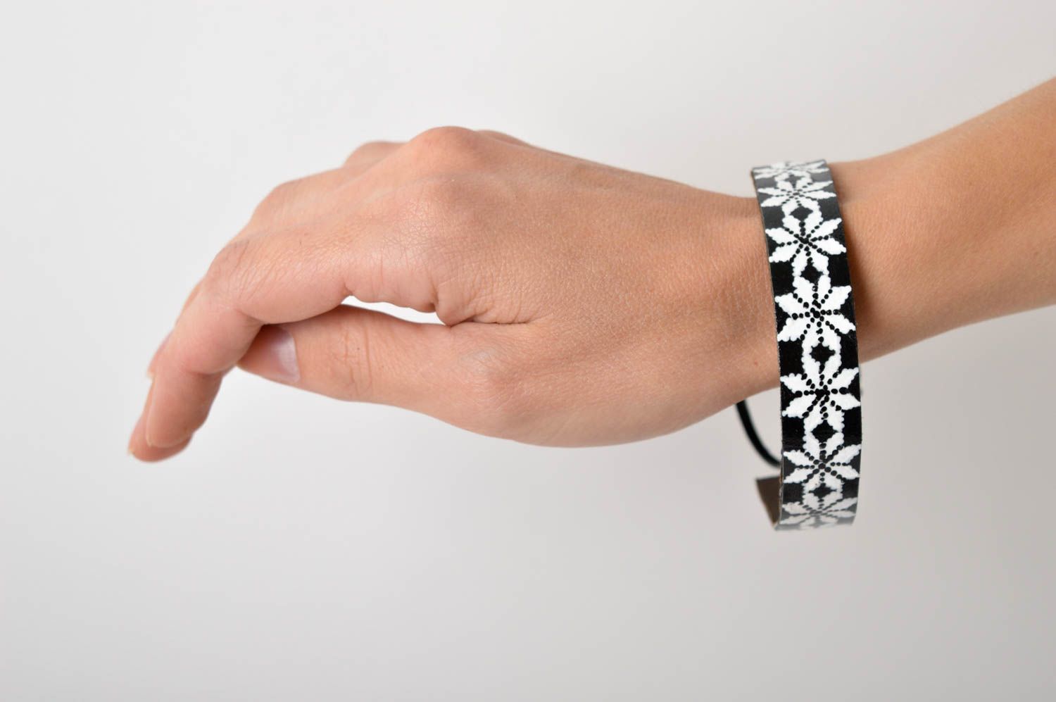 Leder Armband handgefertigt Accessoire für Frauen Designer Schmuck stilvoll foto 5