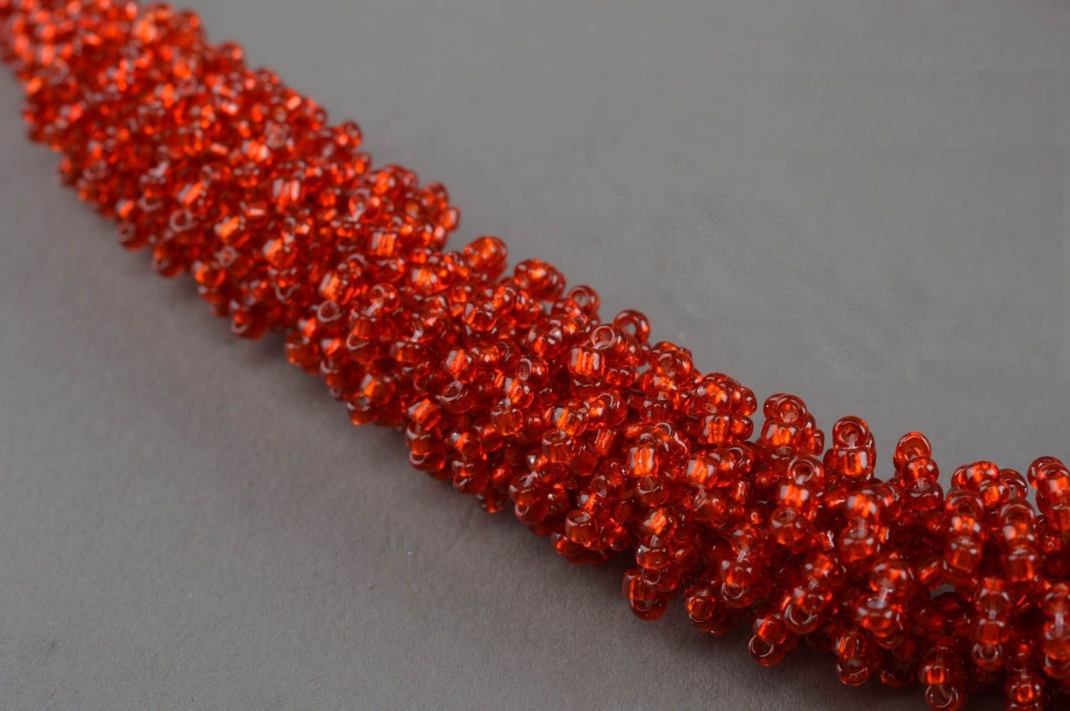 Collier rouge en perles de rocaille fait main tressé élégant bijou de soirée photo 6