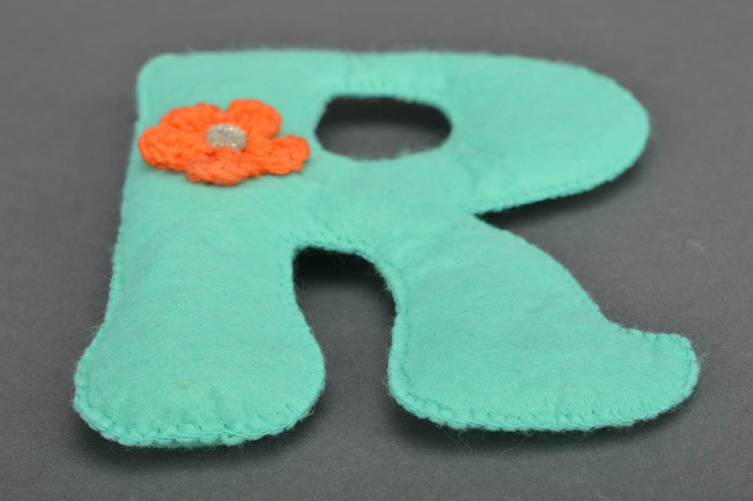 Lettre décorative R en feutre et sintepon faite main turquoise petite décoration photo 5