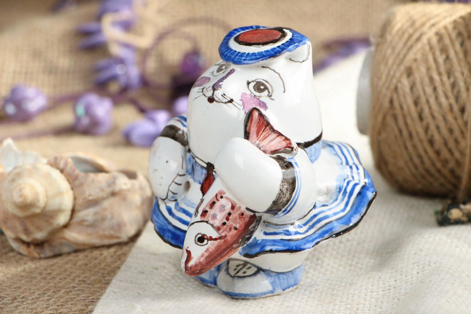 Estatueta de cerâmica em forma de um gato  foto 5