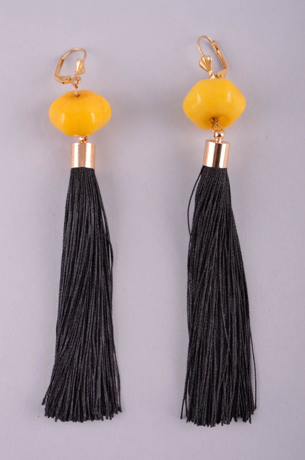 Плетеные серьги украшение ручной работы длинные серьги авторские черные с желтым фото 3