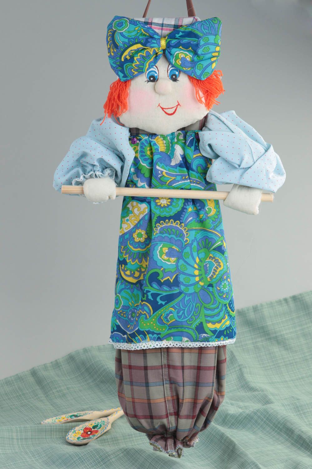 Muñeca guarda bolsas hecha a mano juguete de tela accesorio para cocina foto 1
