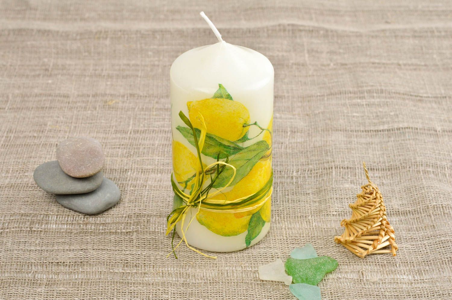 Свеча ручной работы парафиновая свеча лимоны цветная свеча с запахом красивая фото 1