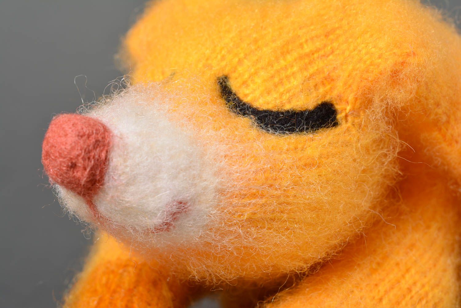 Peluche animal Jouet fait main tricoté en laine Cadeau enfant Lièvre jaune photo 2