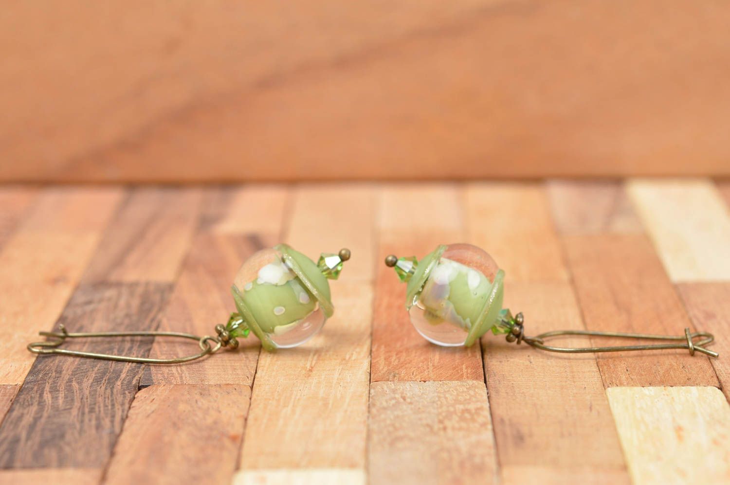 Boucles d'oreilles pendantes Bijou fait main vert en verre Cadeau femme photo 2