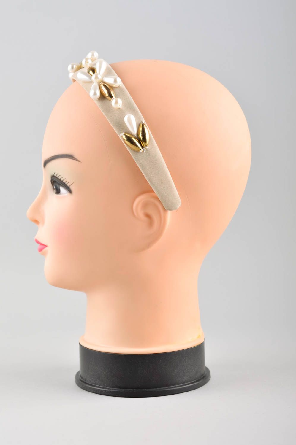 Аксессуар для волос хэнд мэйд обруч на голову белый нарядный женский аксессуар фото 2
