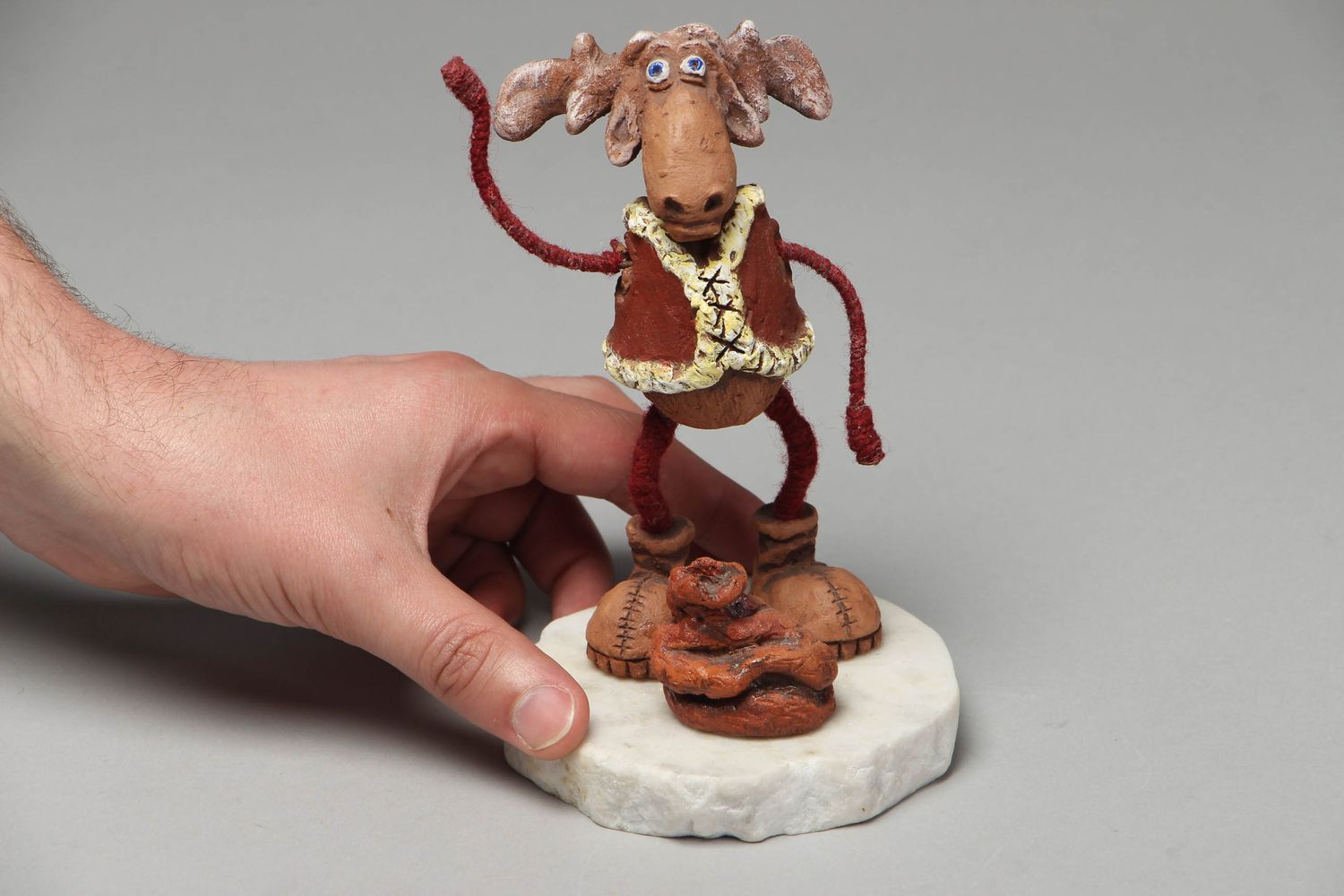 Keramik Statuette Tier auf Ständer foto 4