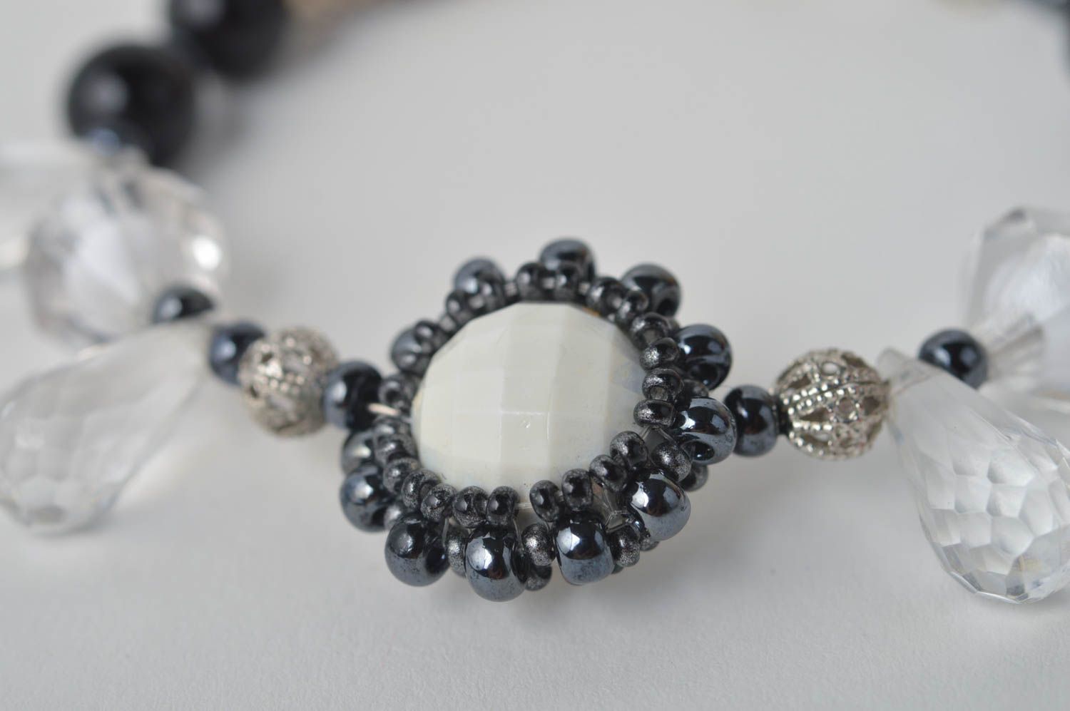Bracelet tendance Bijou fait main noir perles diverses fin Cadeau pour femme photo 4