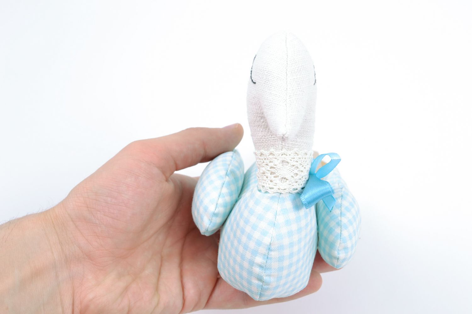 Текстильная игрушка утка интерьерная фото 4
