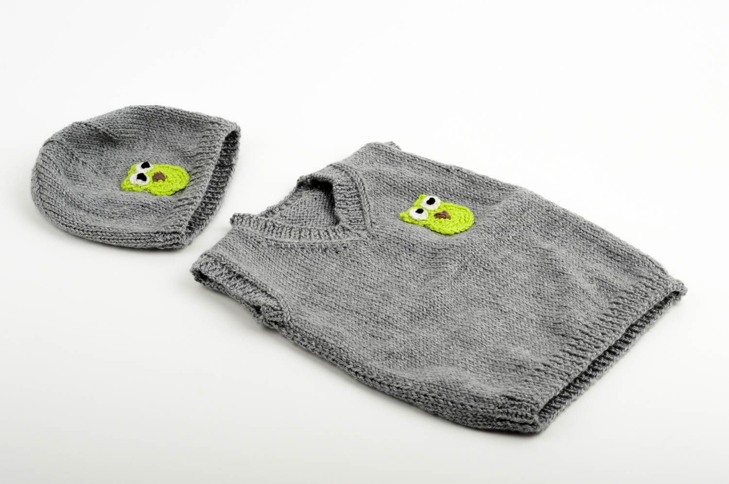 Gilet enfant Bonnet tricot faits main gris Vêtements enfant en fils acryliques photo 1