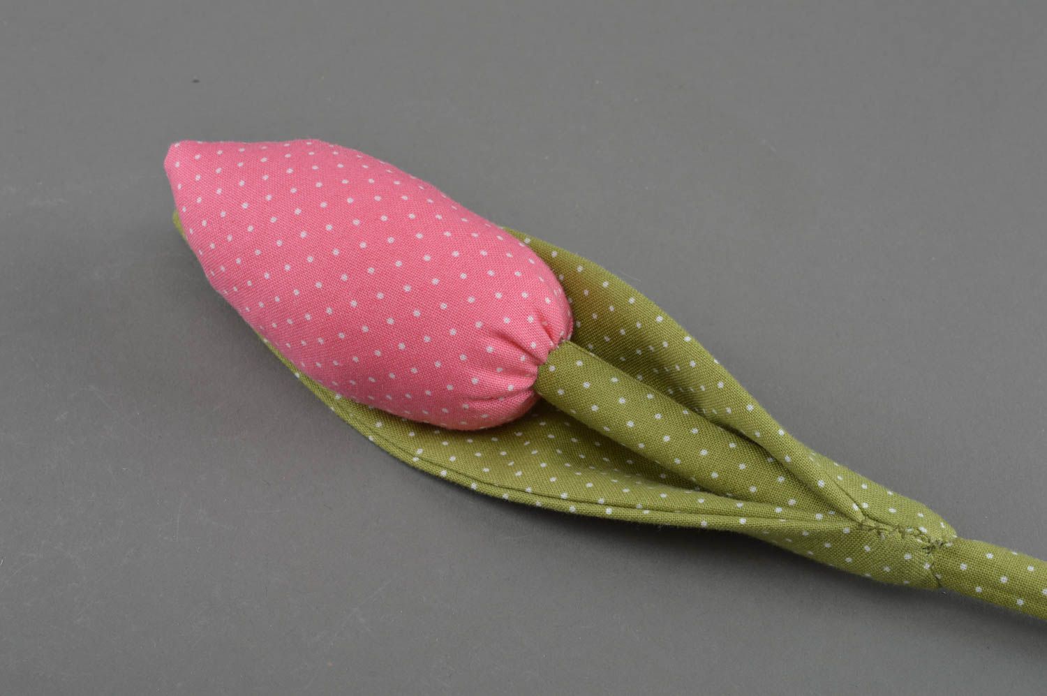 Тканевый тюльпан из хлопка мягкий для декора ручной работы розовый в горошек фото 2