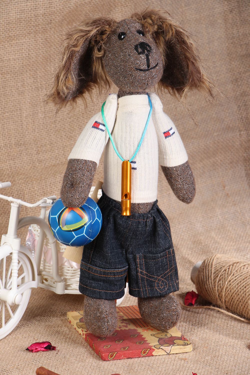 Авторская кукла на подставке игрушка Пес-футболист фото 5