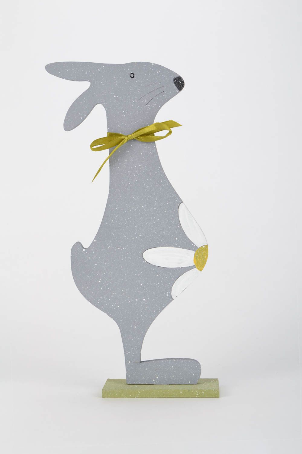 Graues Interieur Spielzeug aus Furnierholz Hase mit Ständer künstlerische Handarbeit foto 3
