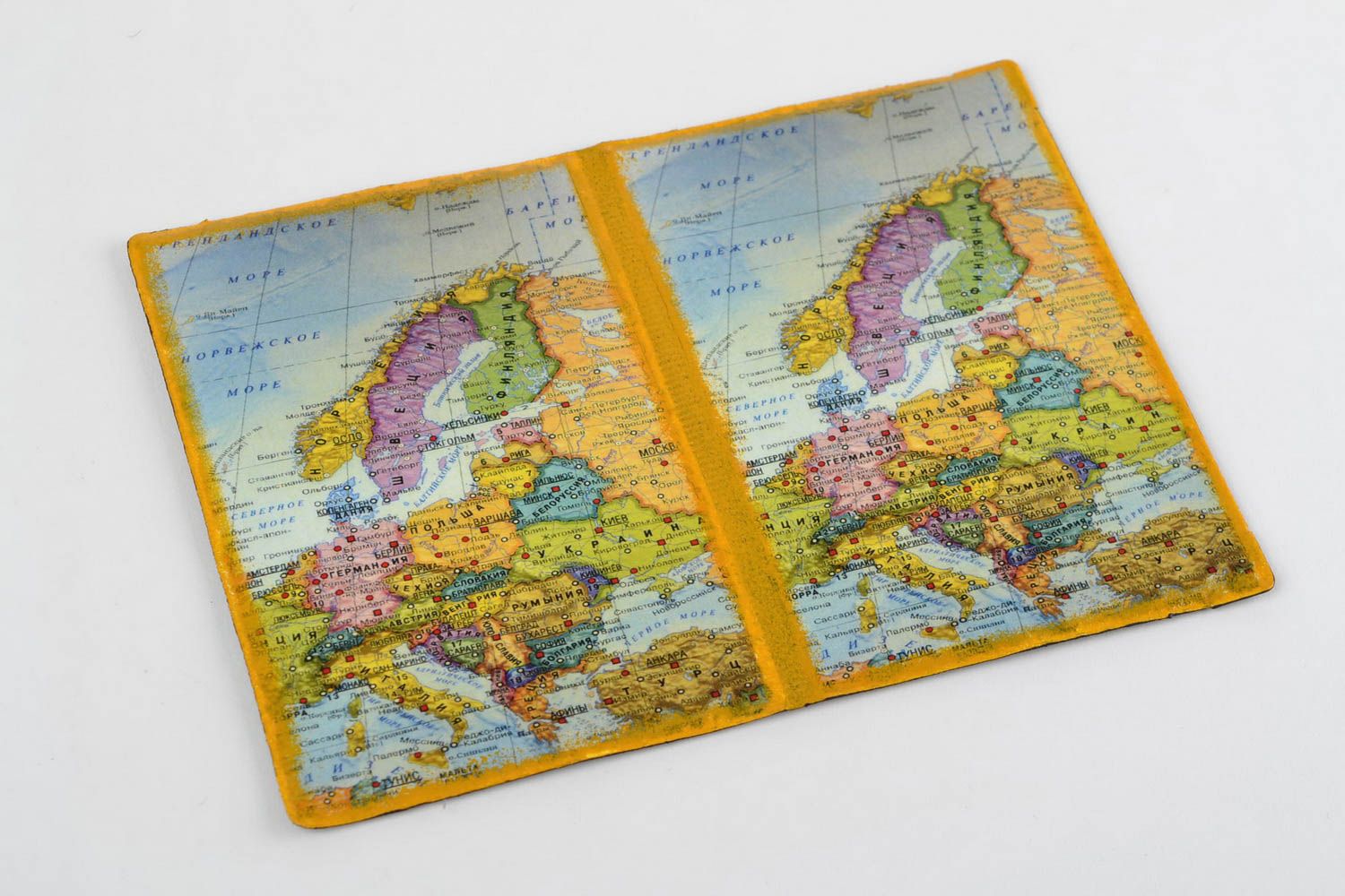 Обложка для паспорта декупаж с картой из дерматина красивая ручной работы фото 3