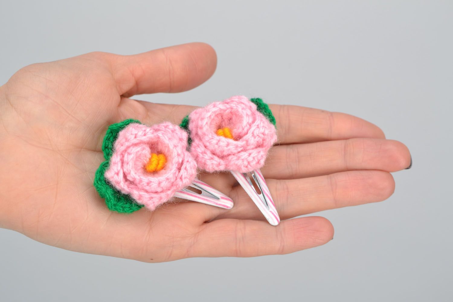 Set of floral hair clips photo 2