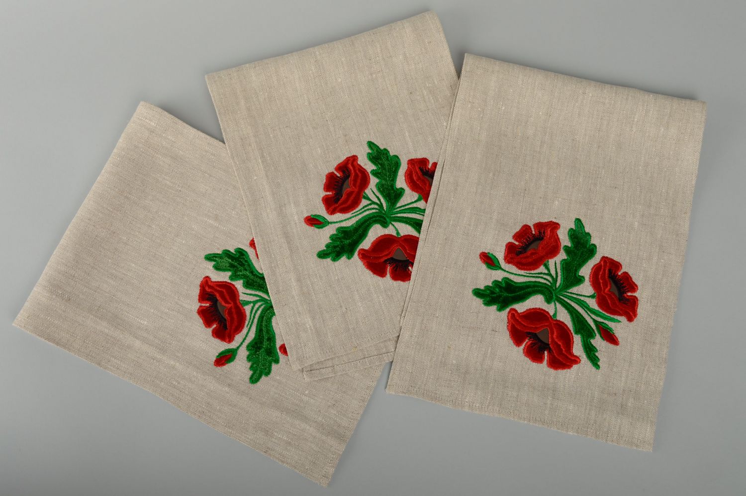 Long linen napkin with applique work photo 1