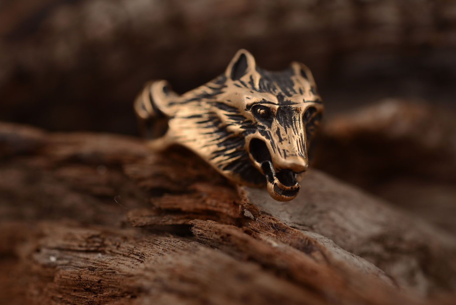 Anel de bronze artesanal Lobo foto 1