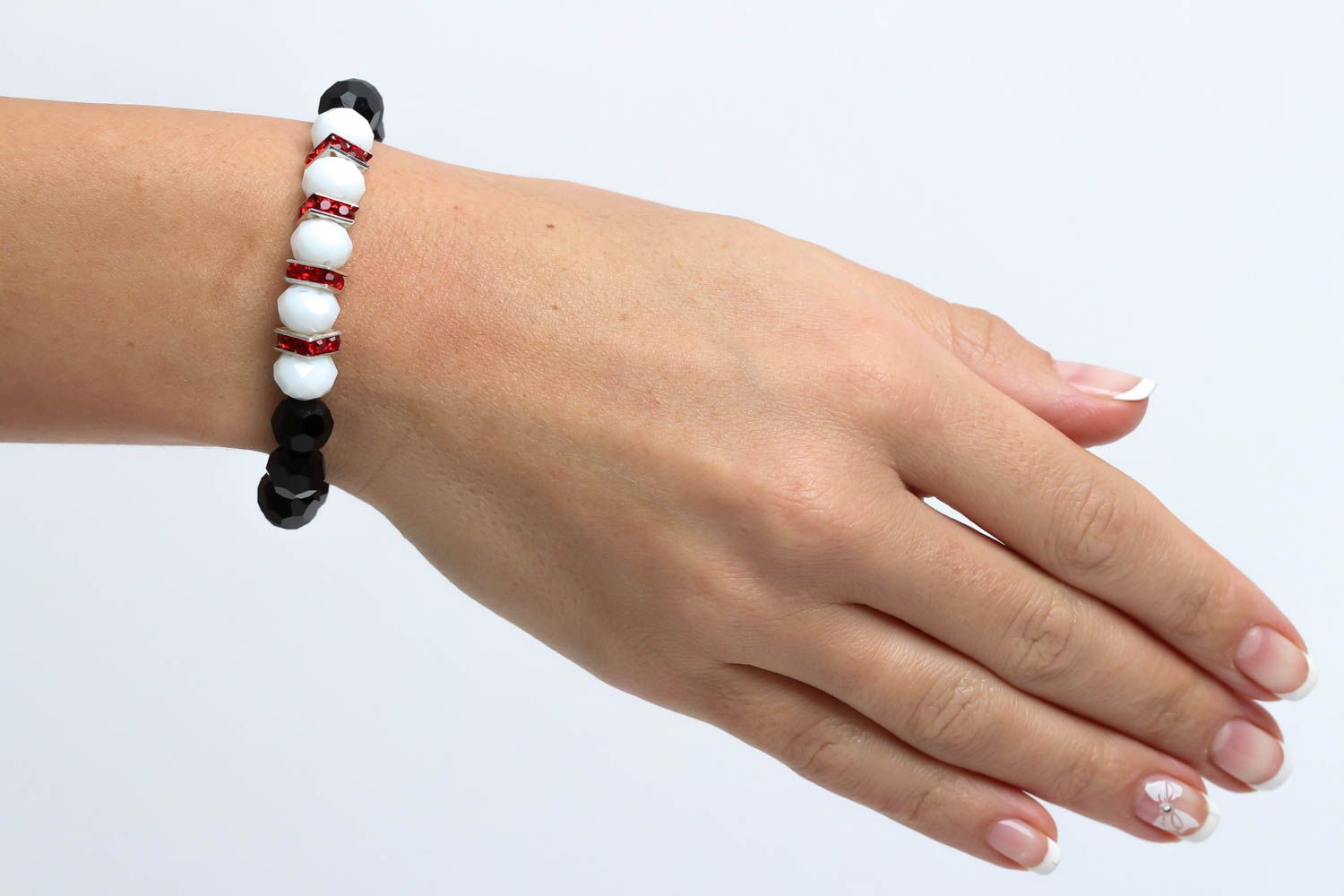 Bracelet de créateur Bijou fait main élégant design noir blanc Cadeau femme photo 5