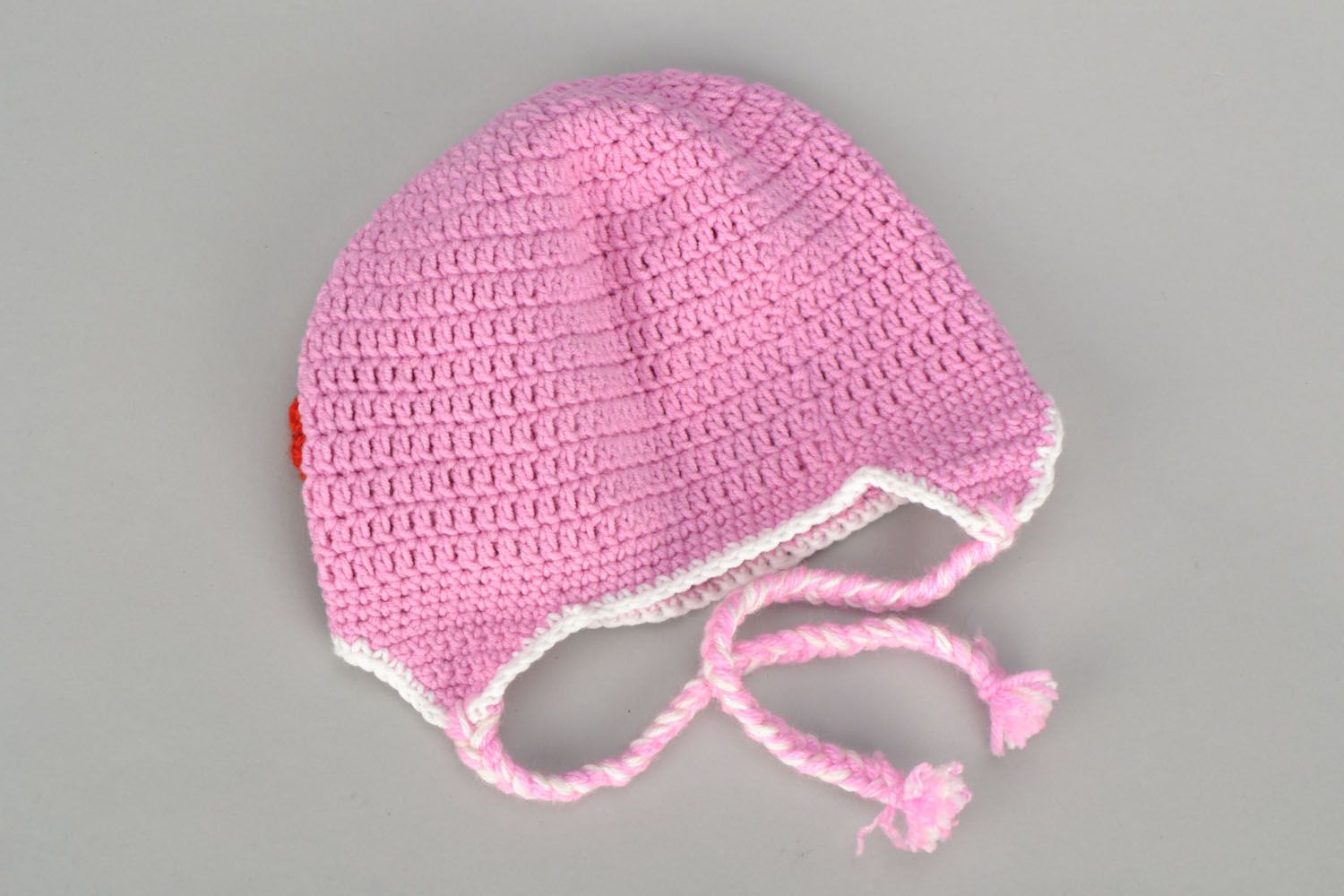 Bonnet tricot pour une fille fait main rose avec ficelles chaud original Pavot photo 4