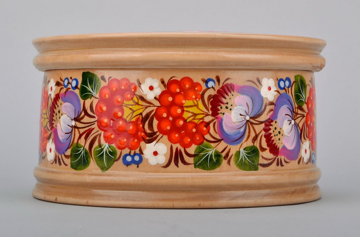 Wooden handicraft box for needlework with hand painting photo 3