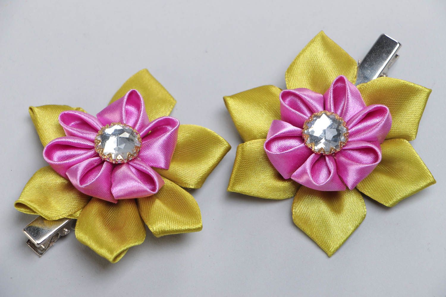 Set of handmade festive hair clips with satin ribbon kanzashi flowers 2 items photo 2